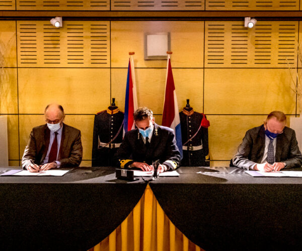 Hugo Loudon, Managing Director RH Marine; Commodore JW Hartman, Director of Materiel Sustainment, Royal Netherlands Navy; Hein van Ameijden, Managing Director DSNS