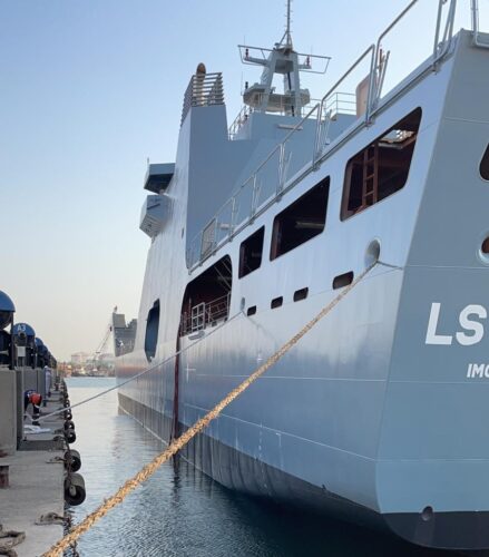 Landingsvaartuig LST 100 voor de Marine van Nigeria begint dit najaar aan de proefvaarten.