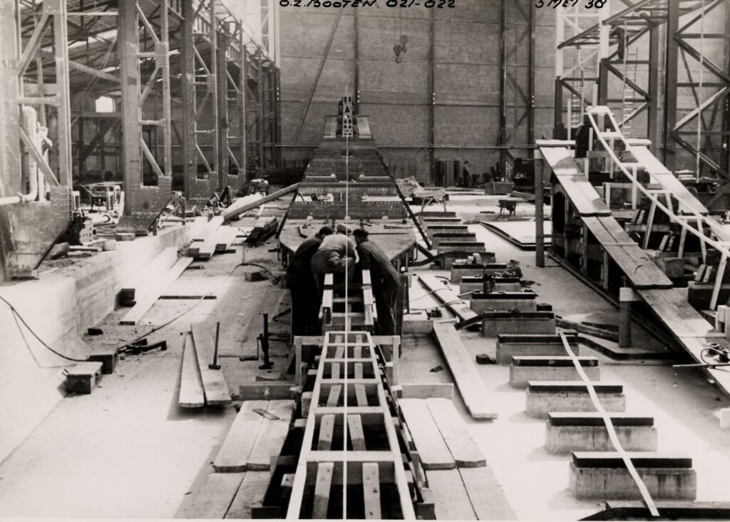 O 21 under cpnstruction in the Dokloods on The Island, 1938.