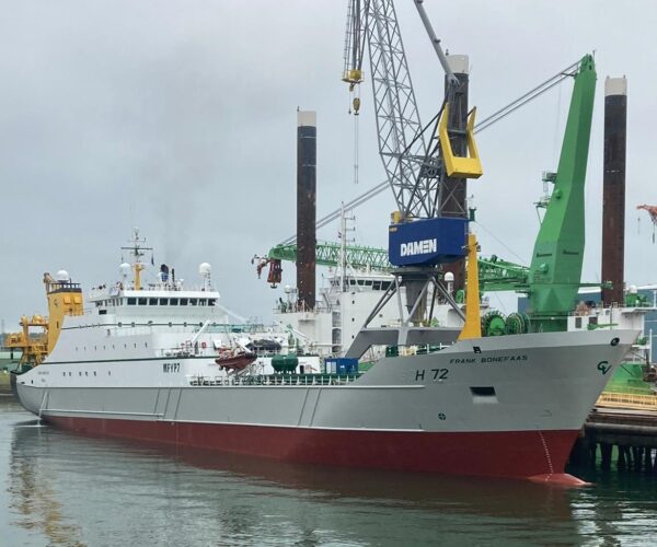 Trawler Frank Bonefaas weer als nieuw na het karwei bij Damen Shiprepair Vlissingen.