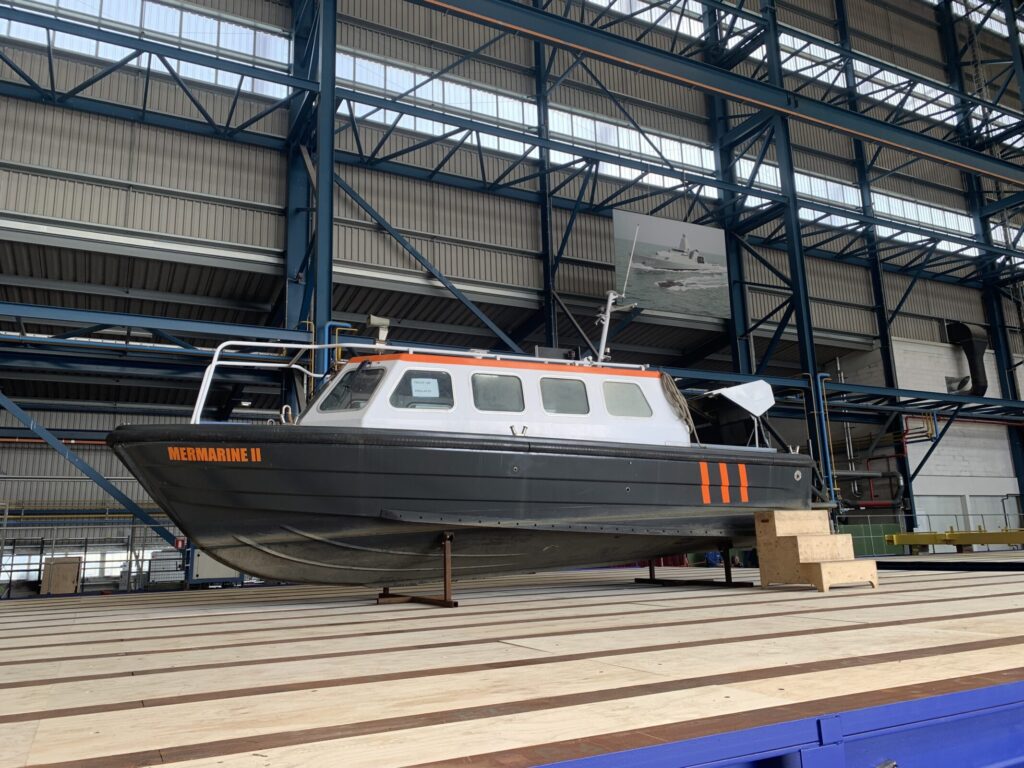 Voor de Fieldlab wordt een omgebouwde oud-patrouilleboot gebruikt, die destijds is gebouwd bij Damen Hardinxveld.