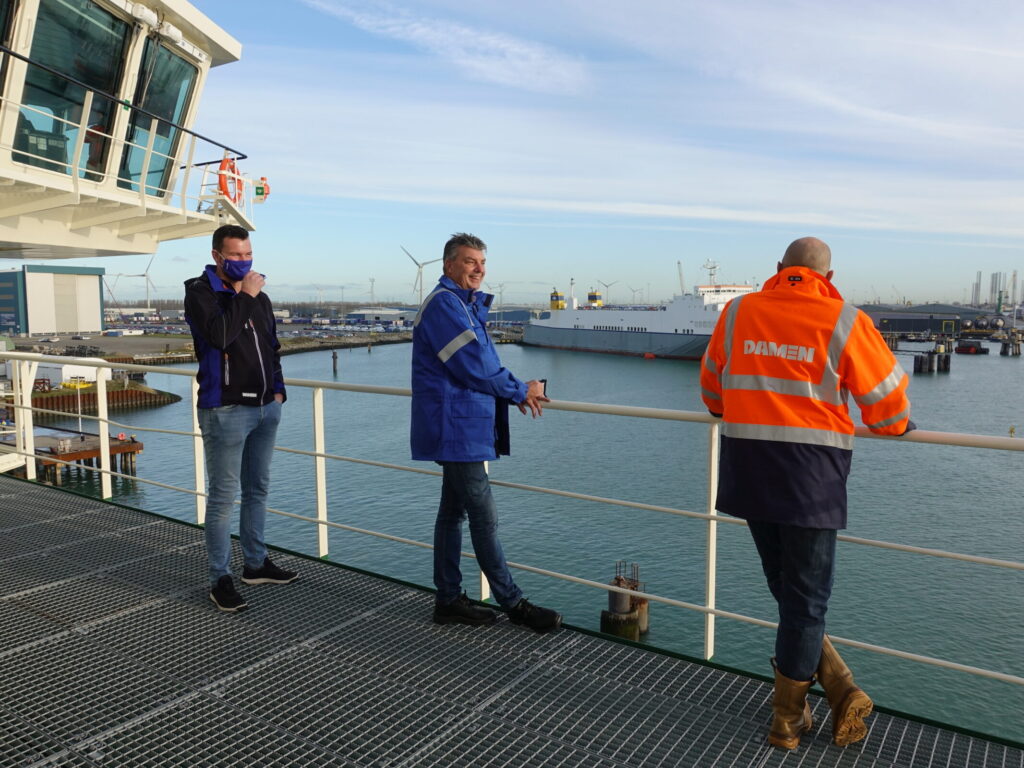 Project Director Joop Noordijk (midden) en zijn team zijn trots op de succesvolle afronding van het project.