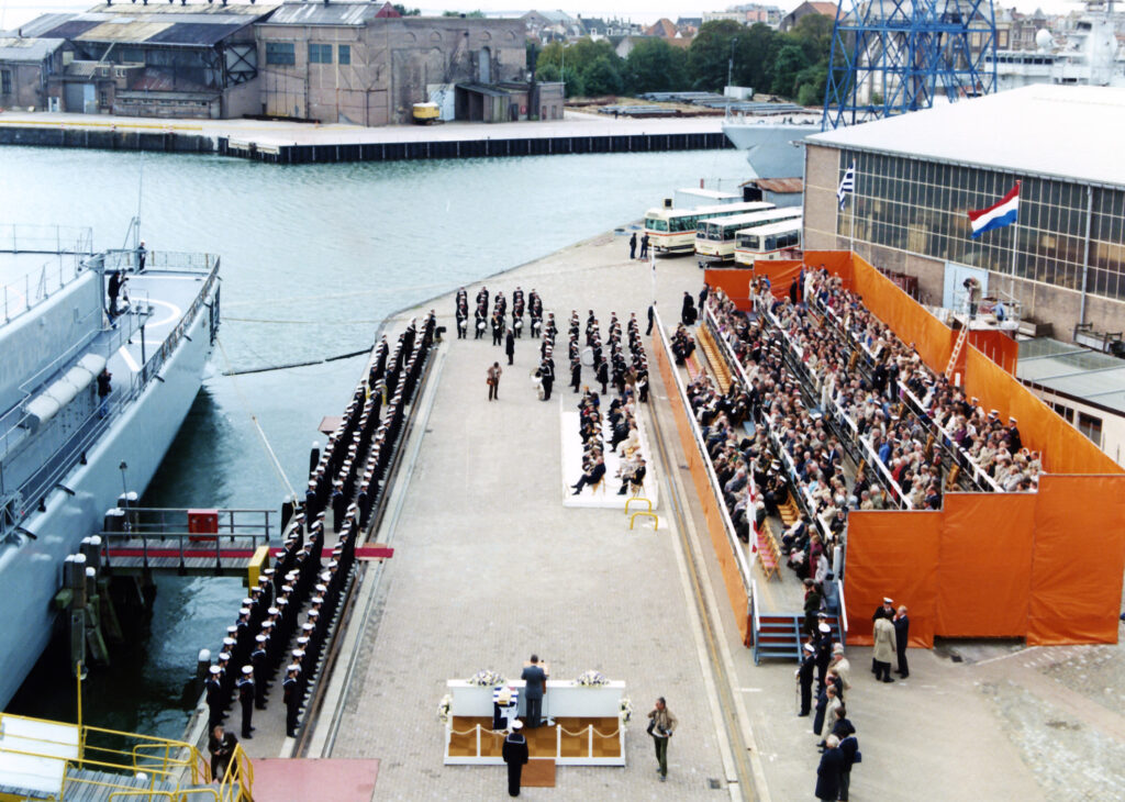 Anthimos en de rest van de bemanning verbleven tijdens de bouw van het schip in Vlissingen en namen deel aan de feestelijke overdracht van het schip.