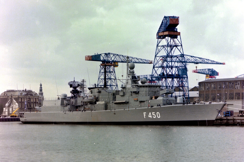 HS Elli was one of twelve frigates in the Kortenaer-class and was sold to Greece together with its sistership F451 Limnos.