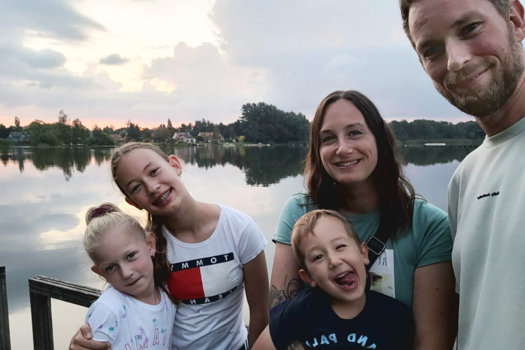 Sander and his family. From left: daughters Romee and Alyssa, son Manèl and partner Angelica.