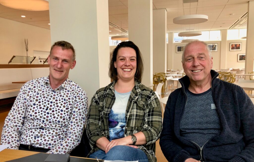 John Wentink, Anne van Benthem en Charles Borgs verheugen zich op de eerste Damen-toertocht in drie jaar tijd.