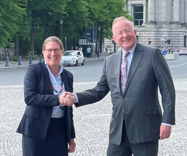 RENK CEO Susanna Wiegand and Damen Naval Managing Director Hein van Ameijden.