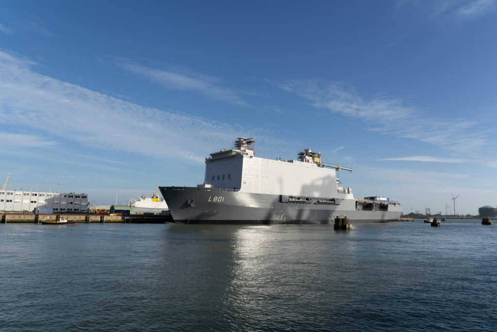 Weather permitting, HNLMS Johan de Witt is expected to be towed to Den Helder on 1 April.