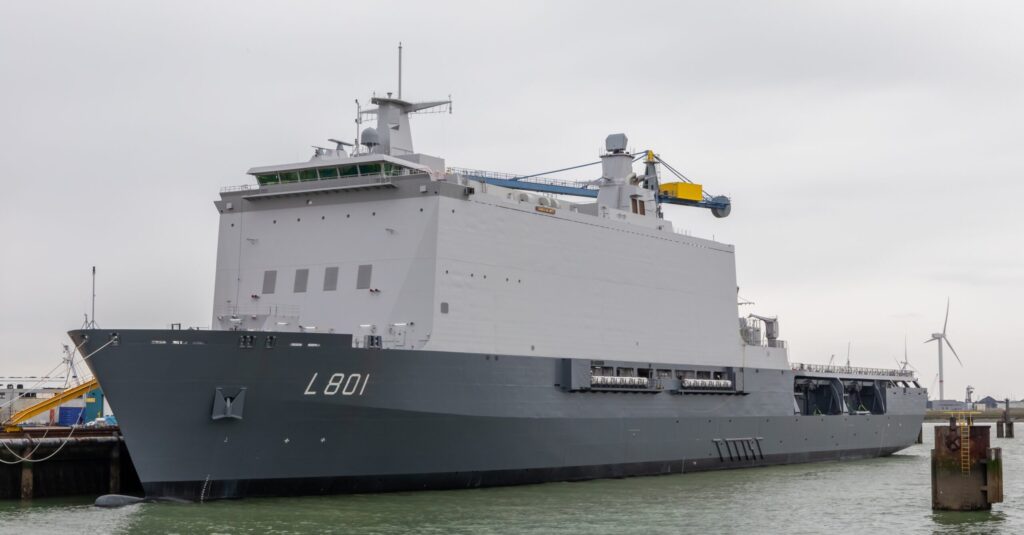 Klaar voor de sleep: Zr.Ms. Johan de Witt een paar dagen voordat het schip naar Den Helder werd gesleept.