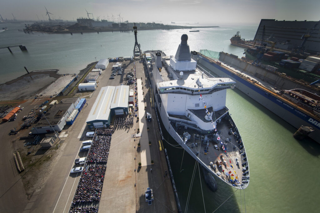 Met ruim 1300 gasten was de doop van Zr.Ms. Karel Doorman de grootste ooit georganiseerd door Damen Naval.