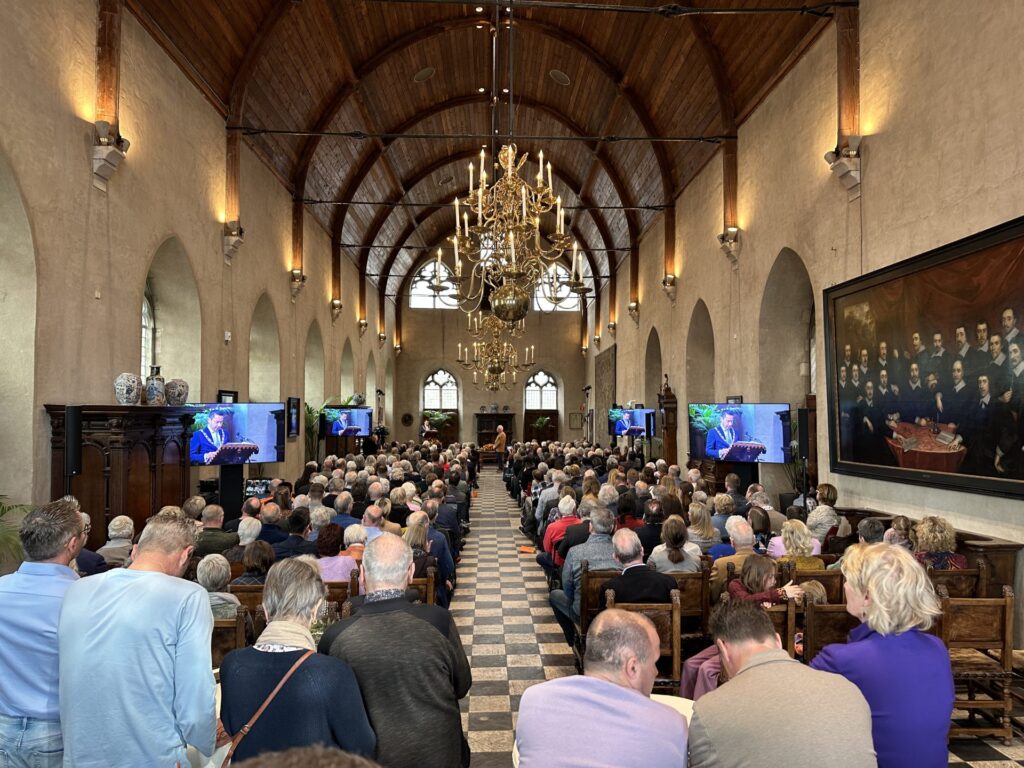 The award ceremony was held in the great hall of Middelburg City Hall.