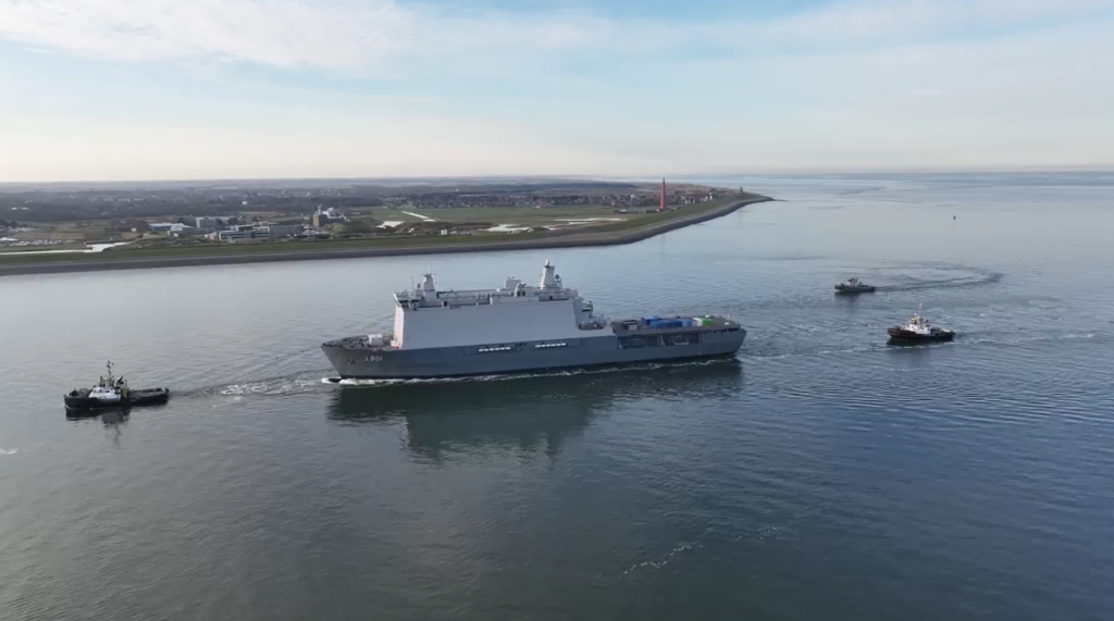 Zr.Ms. Johan de Witt werd begin april Den Helder binnen gesleept voor het tweede deel van de Midlife Update.