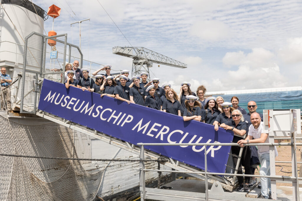 The youngsters enjoyed their visit to Museum Ship Mercuur.