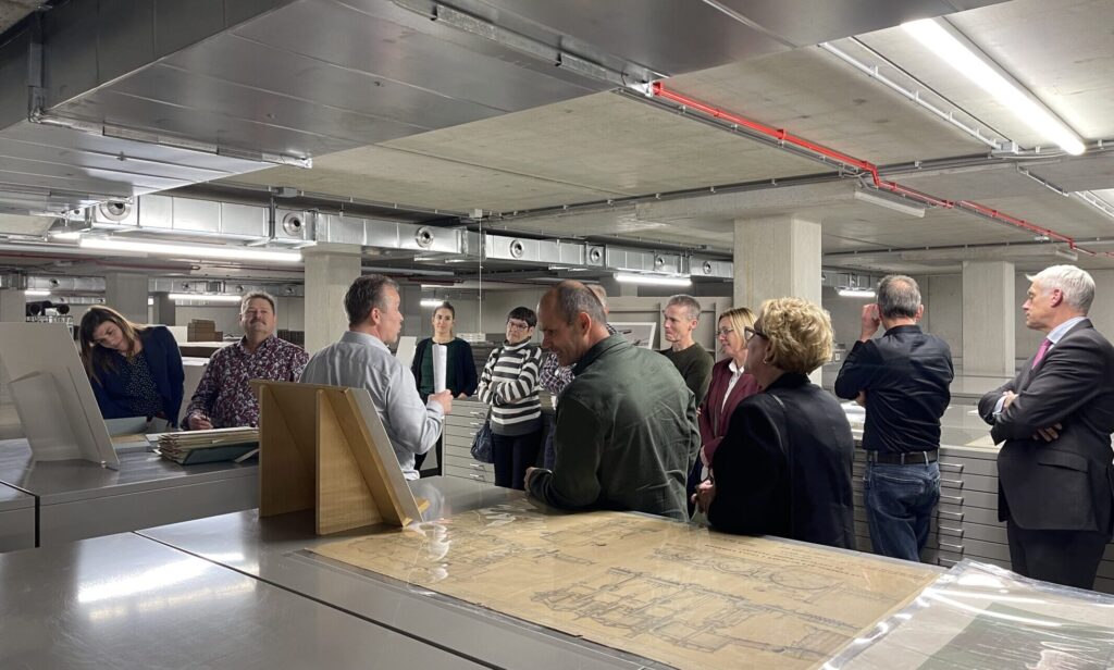 A visit to the archive's depots where, among other things, the Schelde archives are stored.