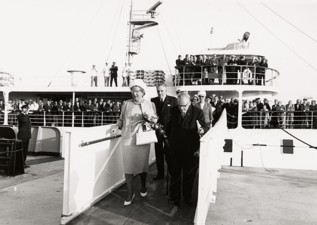 Queen Juliana arrives by ferry to officially open the new Scheldepoort shipyard in 1964.