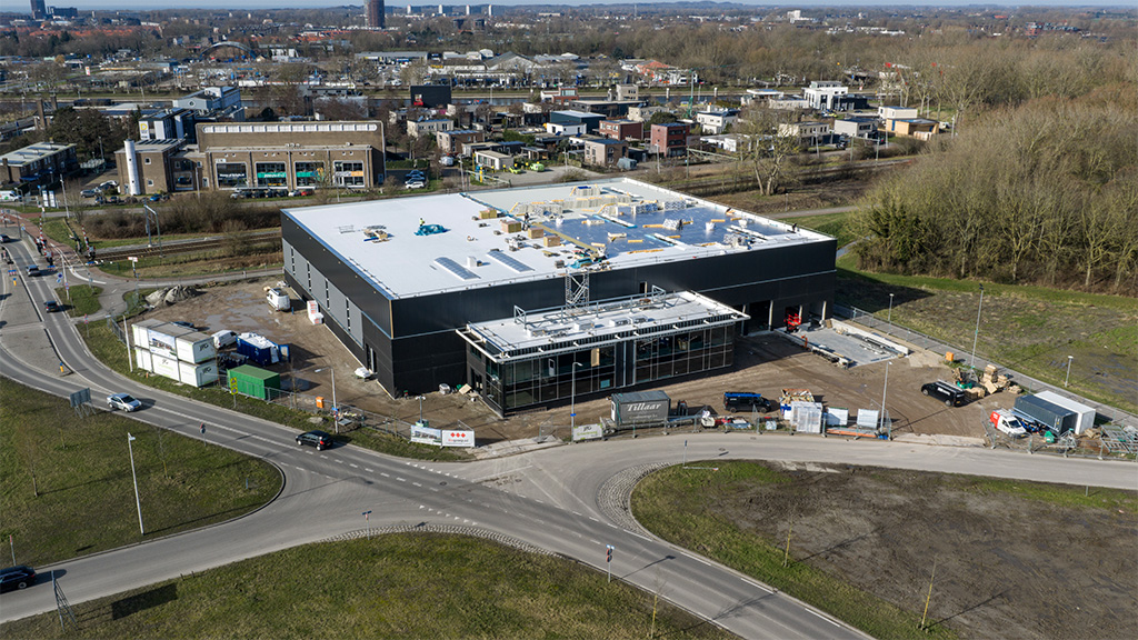 De bouw vordert gestaag en DSMS hoopt nog deze zomer te kunnen verhuizen.