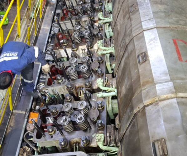 DSMS Singapore heeft onlangs een 16-cilinder Sulzer ZAV40-cruiseschipmotor gereviseerd.