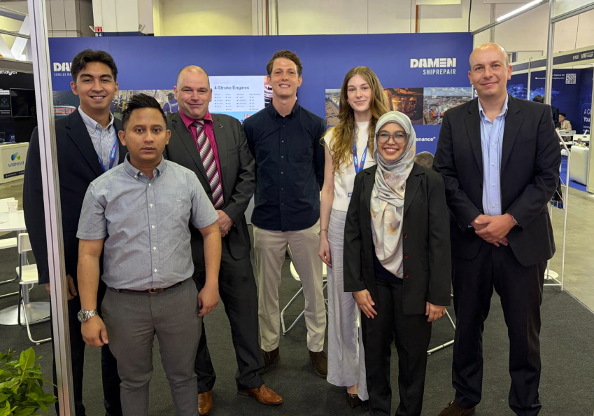 Het DSMS-team uit Singapore bezocht in maart de APM-beurs.