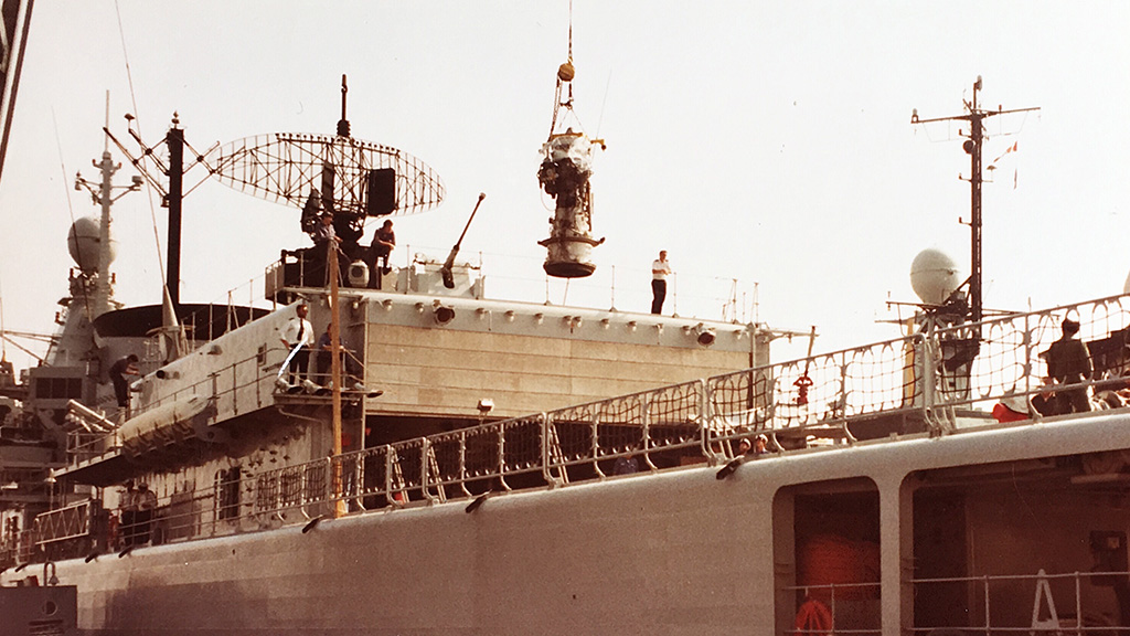 In Griekenland werd de kapotte turbine van Hr.Ms. Abraham Crijnssen vervangen.