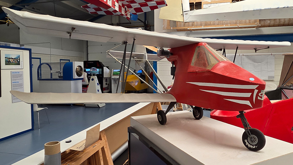Ook in het museum: een werkend schaalmodel van de PH-AMH gebouwd door de Duitse modelbouwer Jürgen Wolf.
